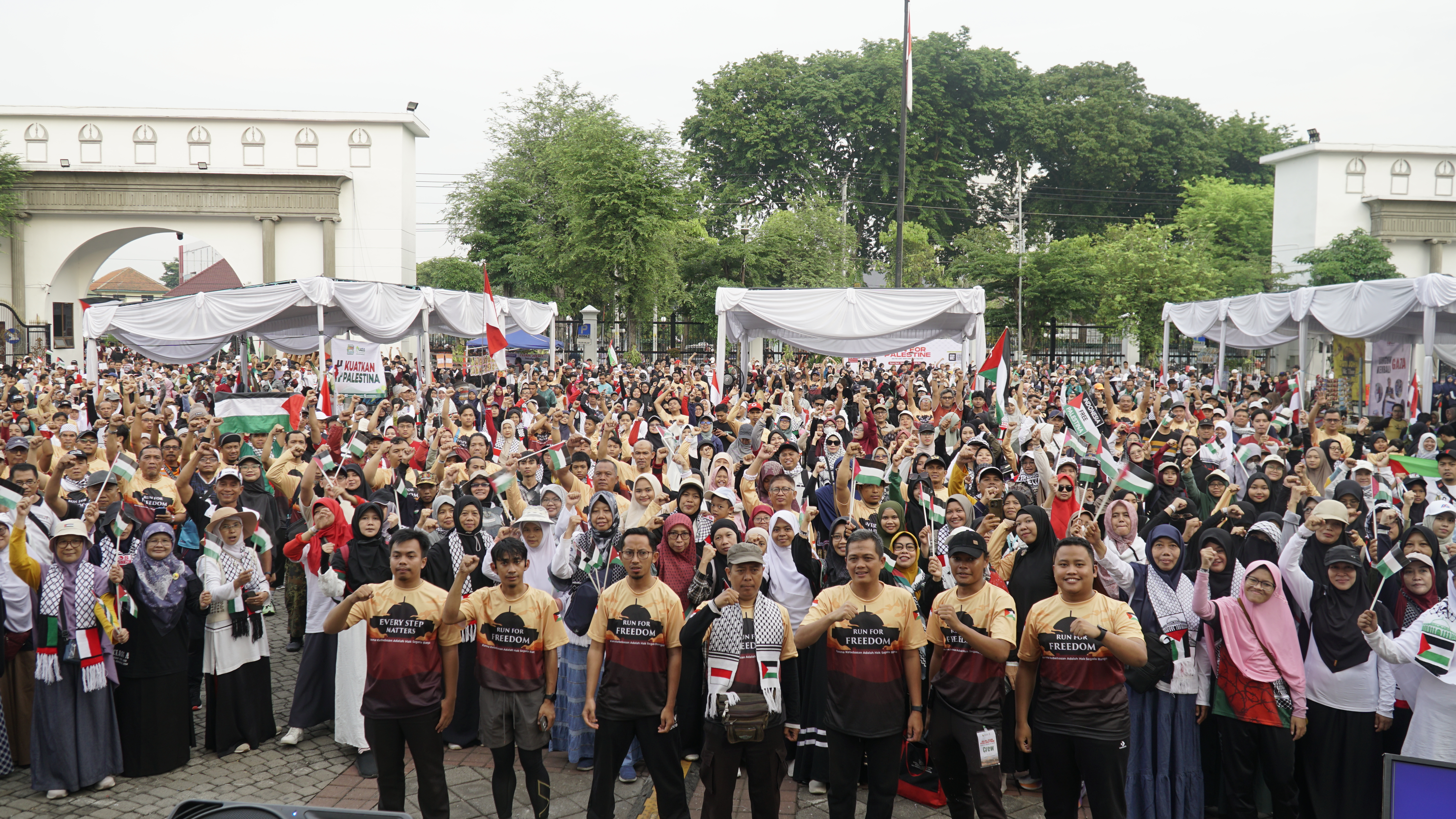 Komunitas lari bersama